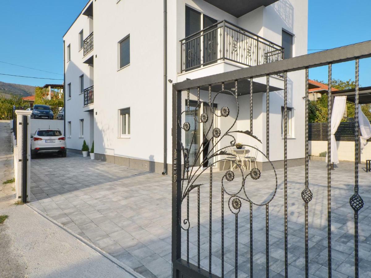 Deluxe Apartman Porto Trogir Ngoại thất bức ảnh